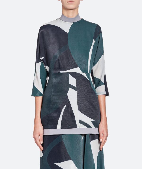 Crewneck Blouse – Elegant & Versatile Wardrobe Essential